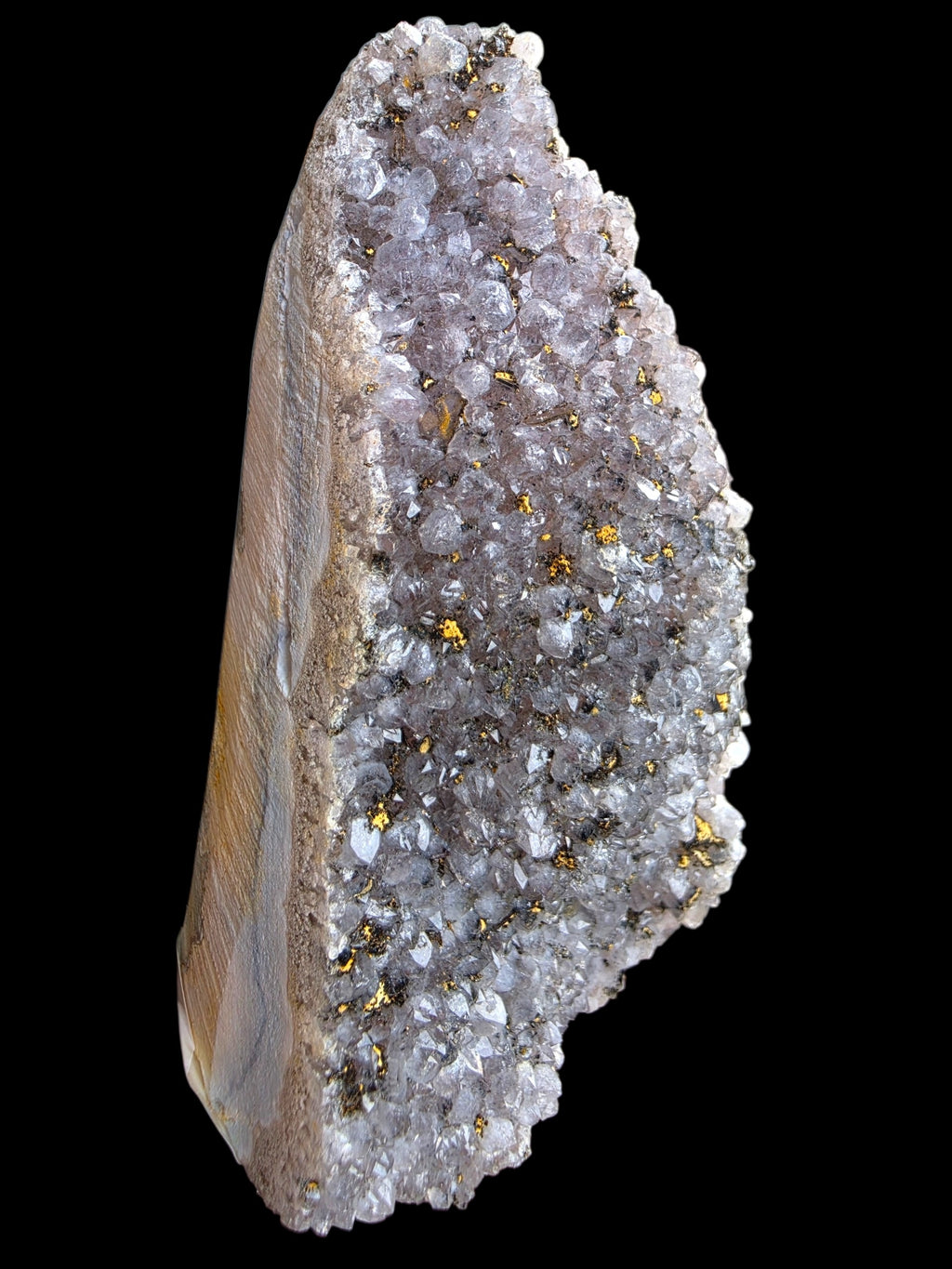 Drusa amatistada con inclusiones minerales doradas